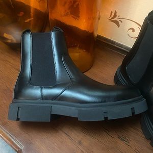 ZARA MENS BRAND NEW “CHELSEA STYLE” CHUNKY BOOTS